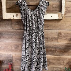 Loren Conrad Ladies Dress, Size XS, Black and White Floral